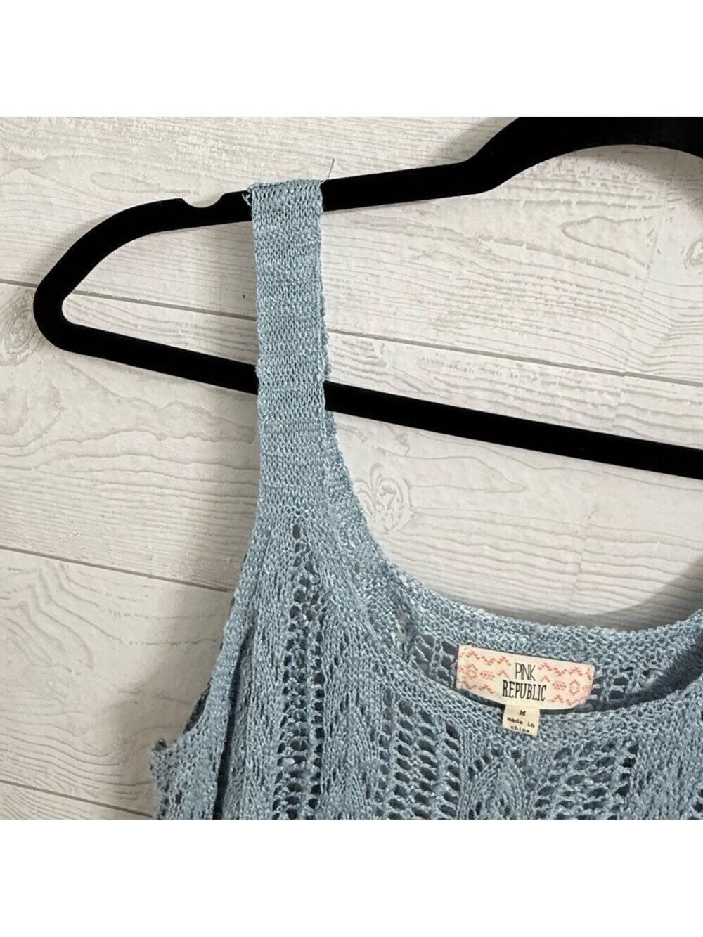 Pink Republic Women’s Blue Sleeveless Crocheted Top. Size M - Picture 4 of 6